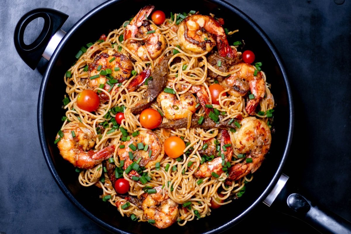 Creamy pasta with herbs