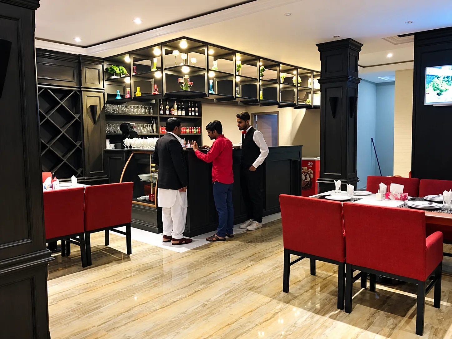 Restaurant bar at The Four Season Hotel & Restaurant
